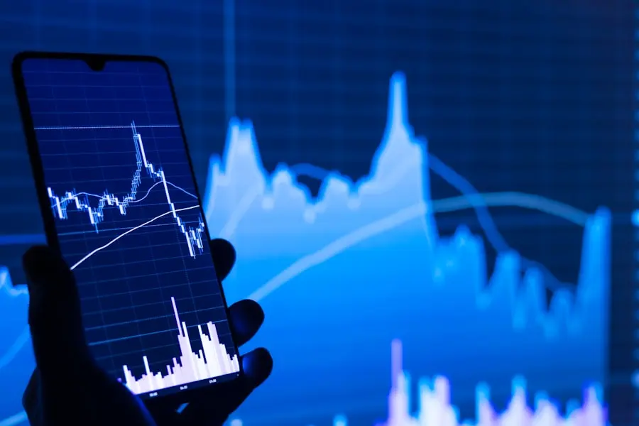 Automatisation forex IA sur smartphone devant un graphique boursier
